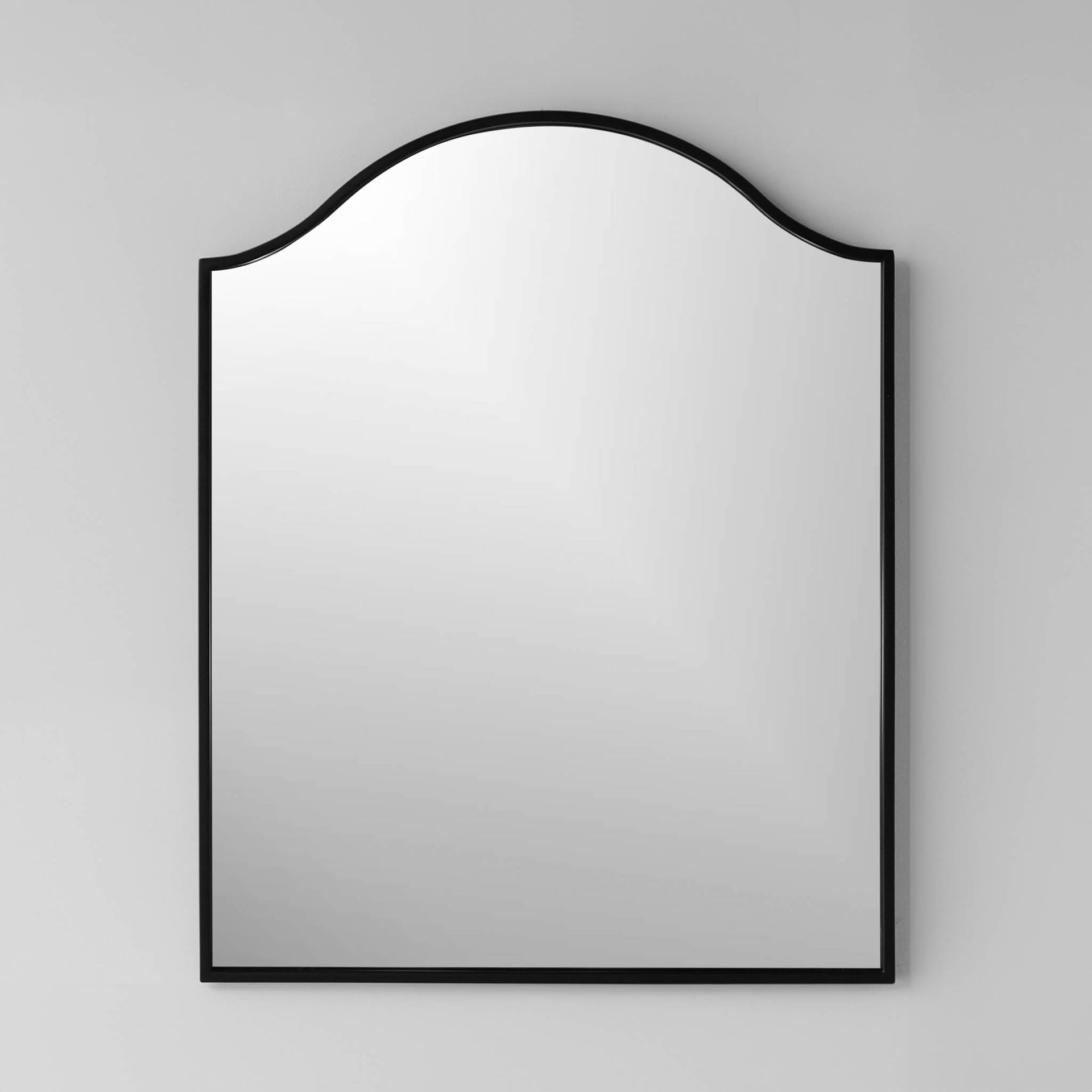Tudor-inspired mirror: Four-centered arch design