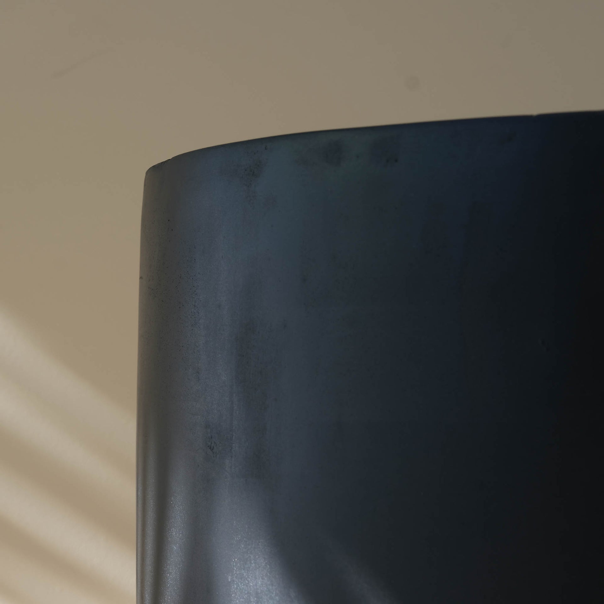 close up of salma black planter 2